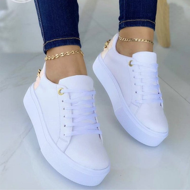 Dame sneakers med komfortabel plateau sål og modige detaljer Stilla