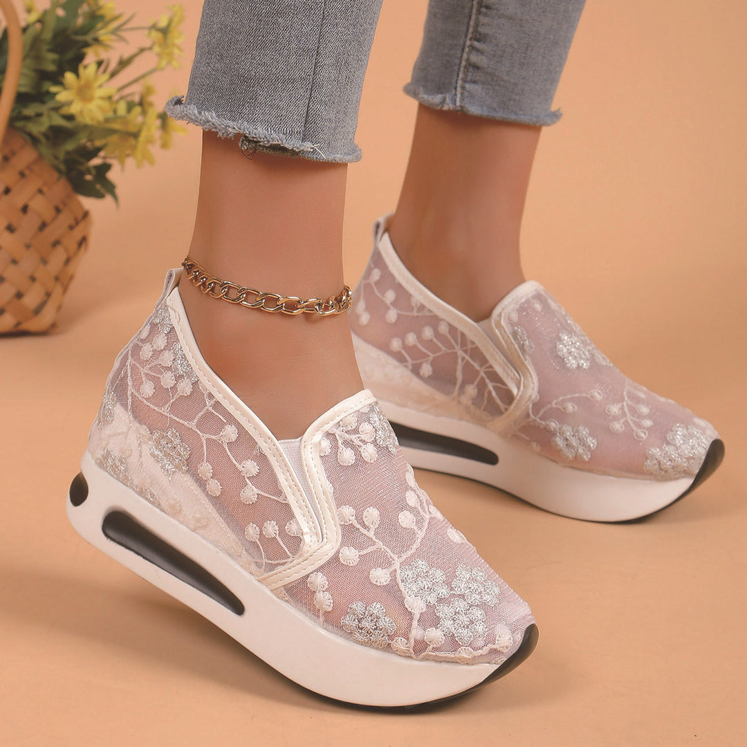Dame Sporty Slip-On Sneakers med elegant spids og glimmer-accenter Stilla