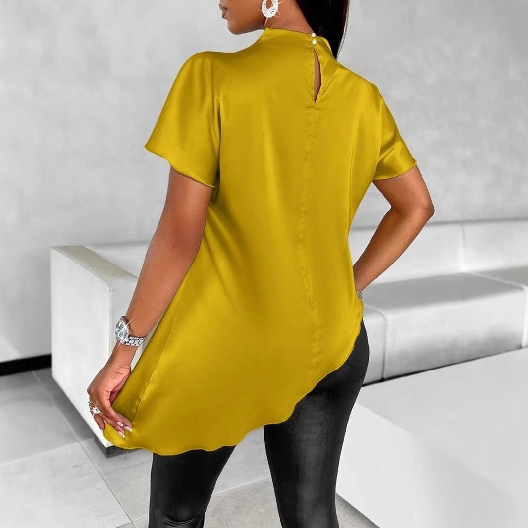 Dame satin top med asymmetrisk snit og ståkrave Skovae