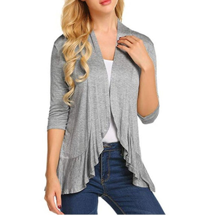 Kvinders fashions cardigan med asymmetrisk snit og fladrende detaljer Skovae