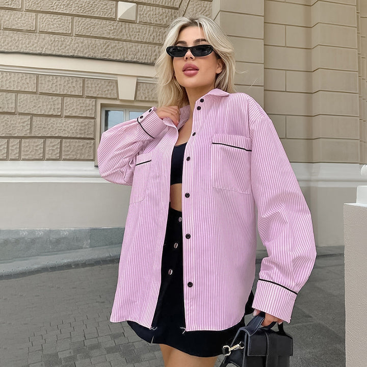 Dame Stripet Overshirt med moderne kontraster og praktiske lommer Stilla