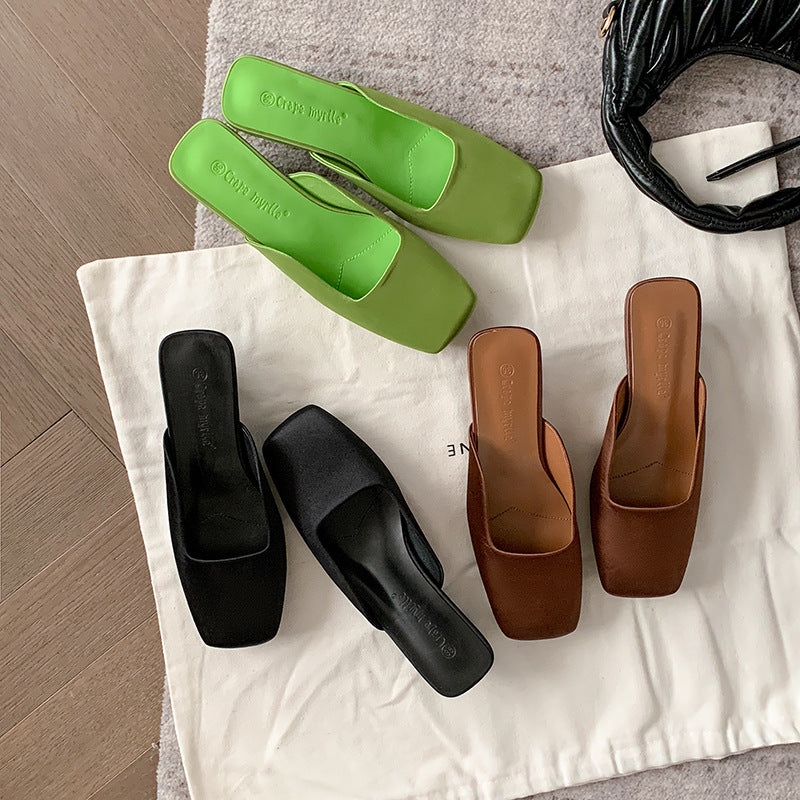 Dame elegante Sling-Mules med højkvalitets satin-overdel og trendy firkantet tå-design Stilla
