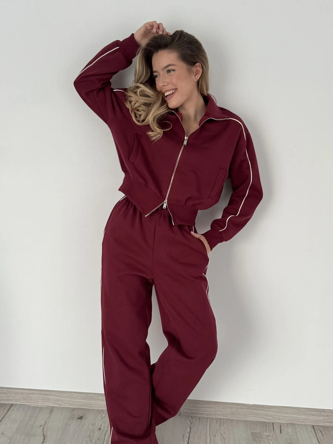Kvinders sporty loungewear sæt med lynlås og sidelister Skovae