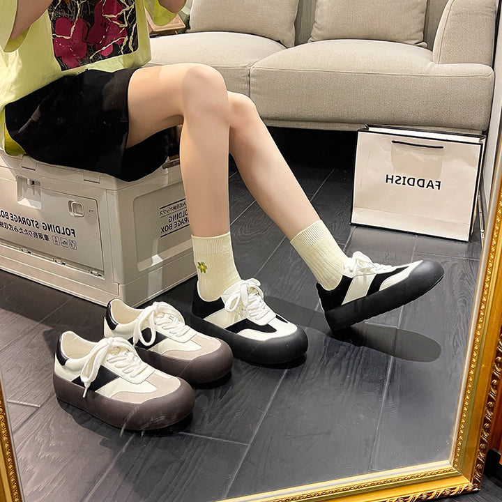 Dame Plateau Sneakers med moderigtigt overmateriale og ergonomisk sål Stilla