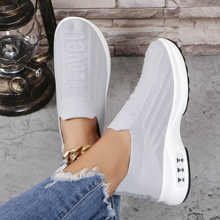 Dame Luftige Slip-On Sneakers med åndbart strikket overflade og stødabsorberende sål Stilla