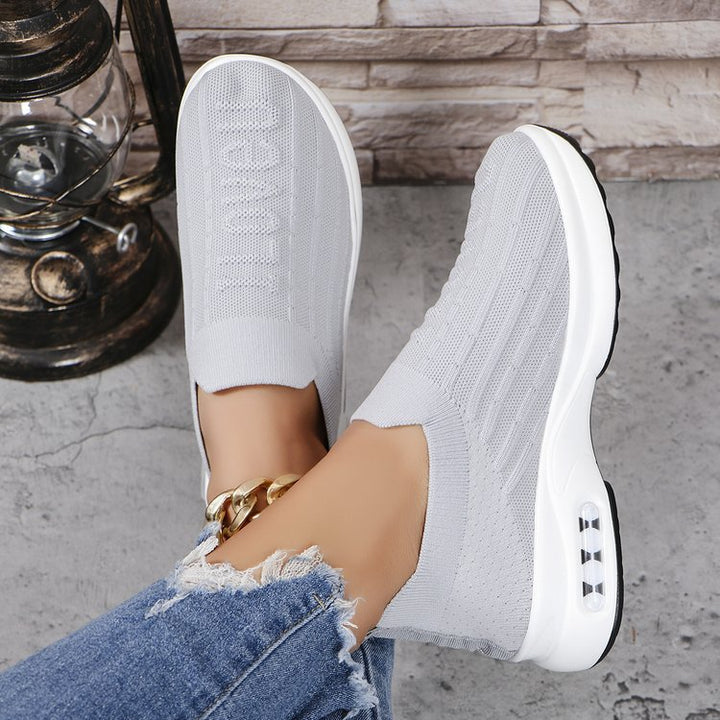 Dame Luftige Slip-On Sneakers med åndbart strikket overflade og stødabsorberende sål Stilla