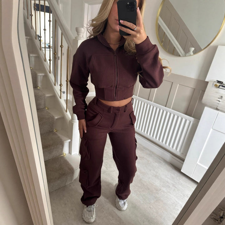 Kvinders fashionable cropped fritids sæt med funktionel lynlås og praktiske lommer