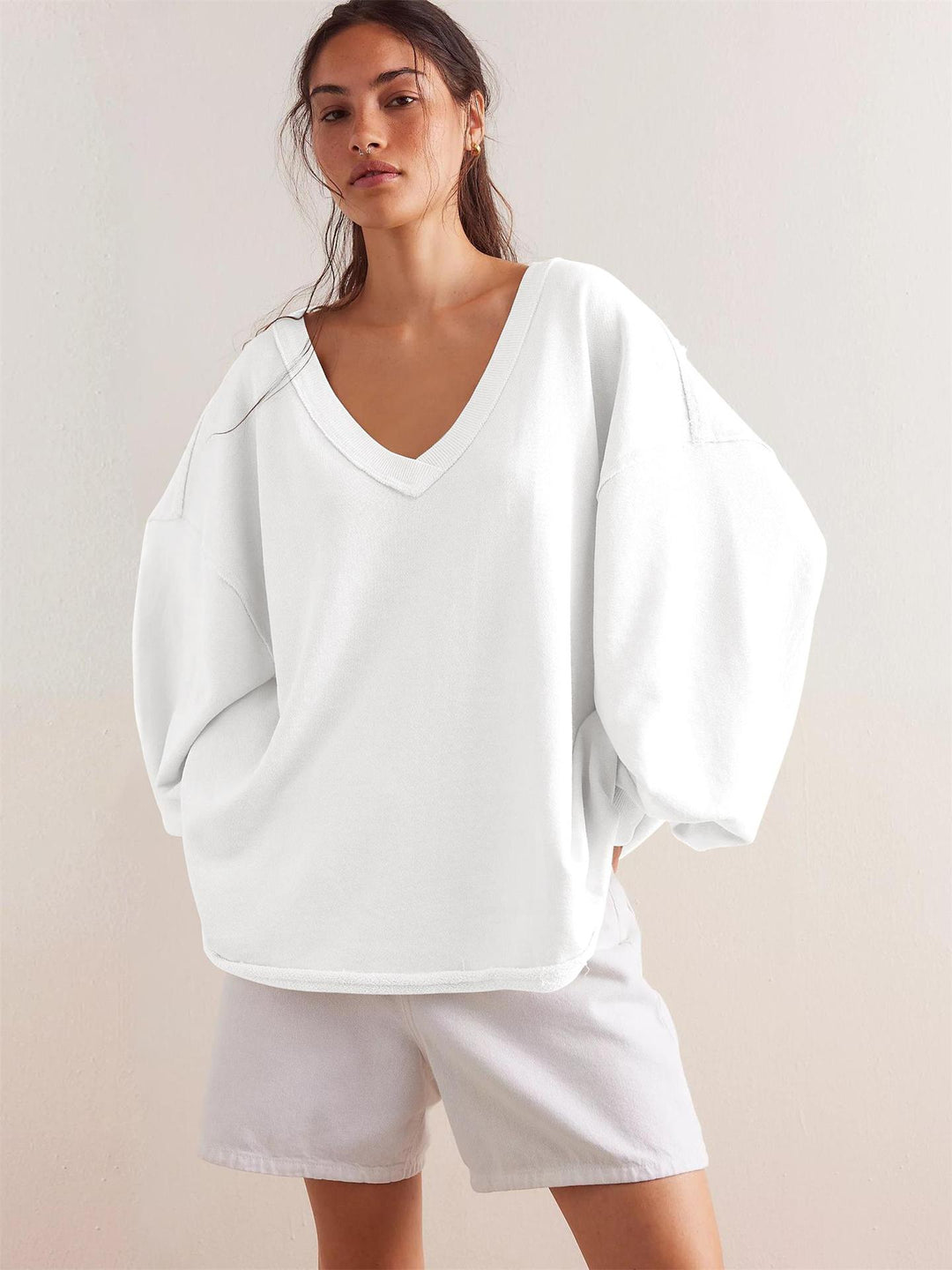 Dame Oversized Sweatshirt med dyb V-hals og afslappet snit Stilla