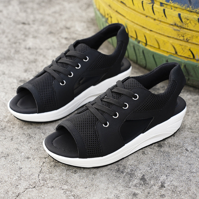 Dame Sporty Plateau-Sandaler med åndbart overmateriale og elastiske snøringer Stilla