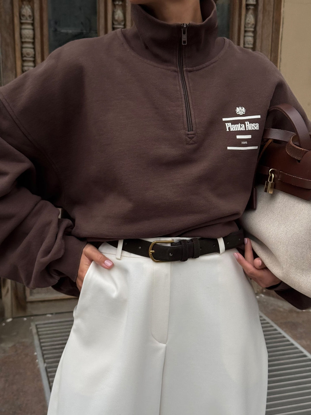 Kvinders streetwear sweater med høj krave og halv lynlås lukning Stilla