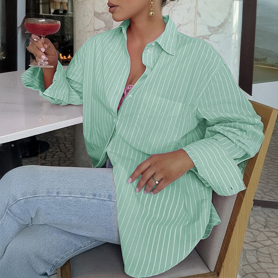 Dame oversized skjorte med fine striber og afslappet snit Stilla