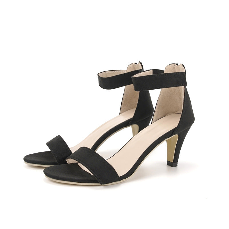 Dame Elegante Sandaler med justerbar rem og komfortabelt fodseng Stilla