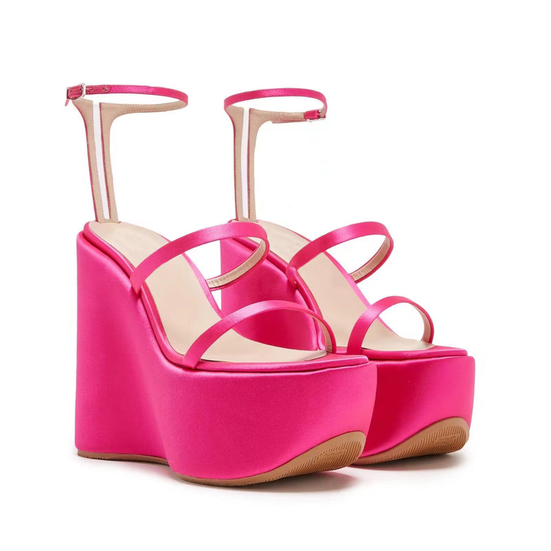 Femme Platform-Wedge-Sandaler med justerbar ankelrem Stilla