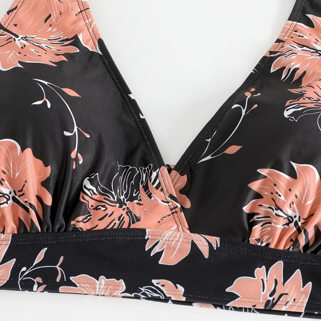 Dame Højskåret bikini med blomster accenter og raffinerede detaljer Skovae