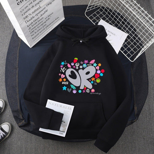 Kvinders hoodie med kreativ grafisk design Skovae