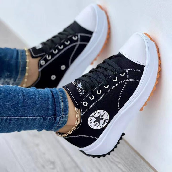 Dame Sporty Sneakers med polstret fodbredde og skridsikker sål Stilla