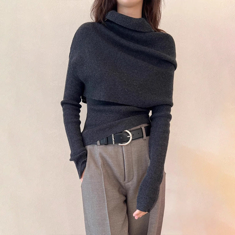 Damer hyggelig turtleneck pullover med elegant asymmetrisk silhuet og fint ribstrik Stilla