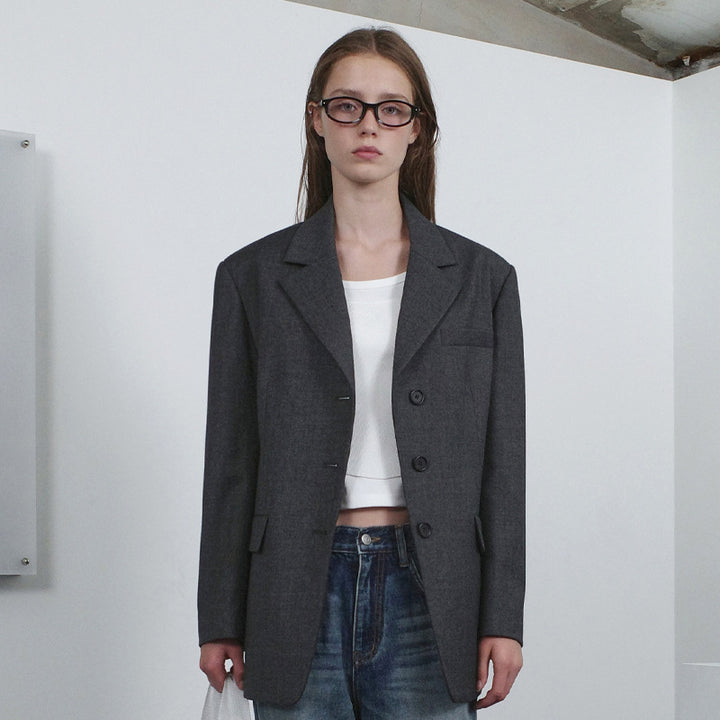 Dame moderne oversized blazer med højkvalitets stofdetaljer og bred revers Stilla