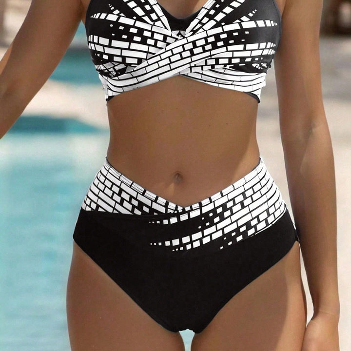 Dame triangel bikini med moderne snit og grafisk design Skovae