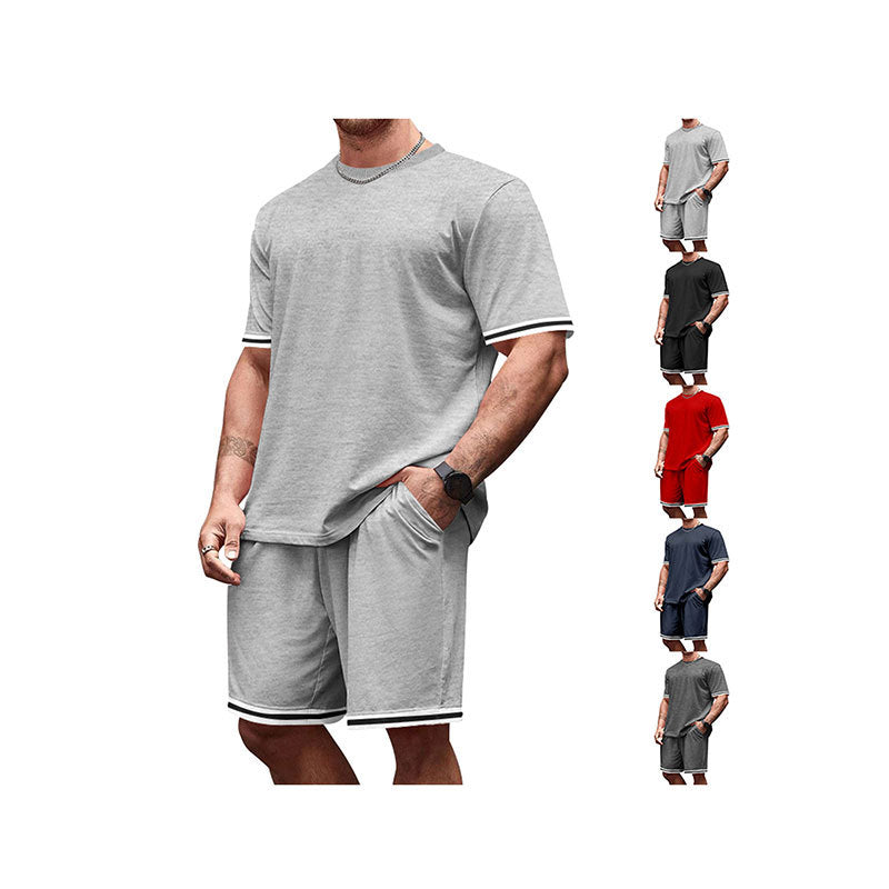 Herren nan sporty lounge set lavet af høj kvalitet bomuldsblanding med tætsiddende kortærmet t-shirt og snore-shorts med kontrasterende manchetter Skovae