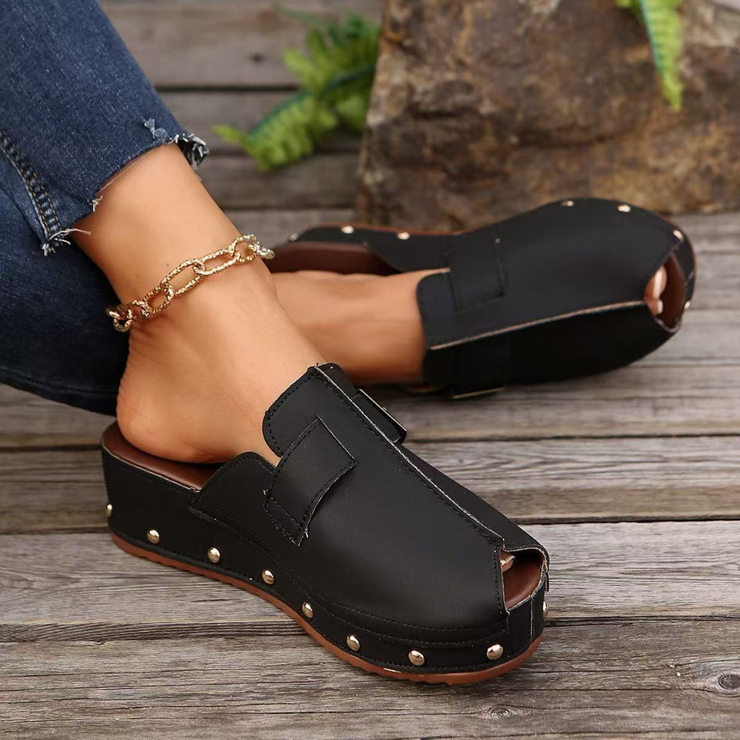 Dame Wedge-sandaler med elegante nitter og mode rem Stilla