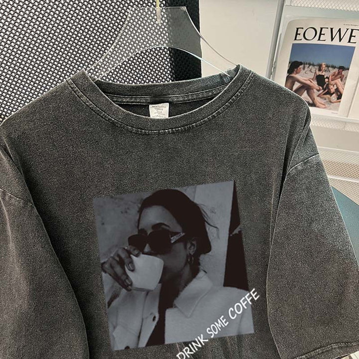 Dame T-shirt med kreativt tryk og afslappet snit Stilla