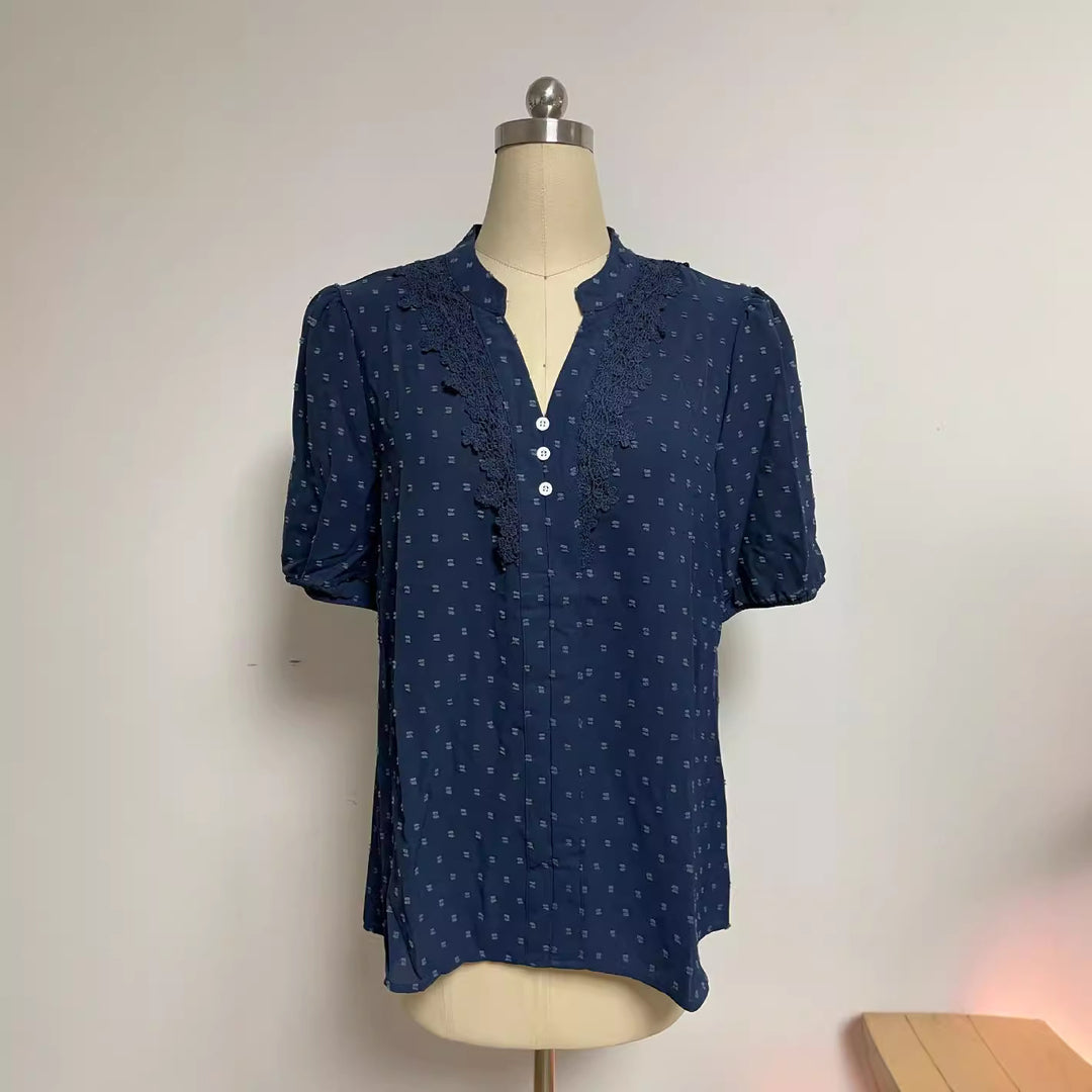Dame nan semitransparent Dobby-bluse med ståkrave, hæklet detalje og pufærmer Skovae