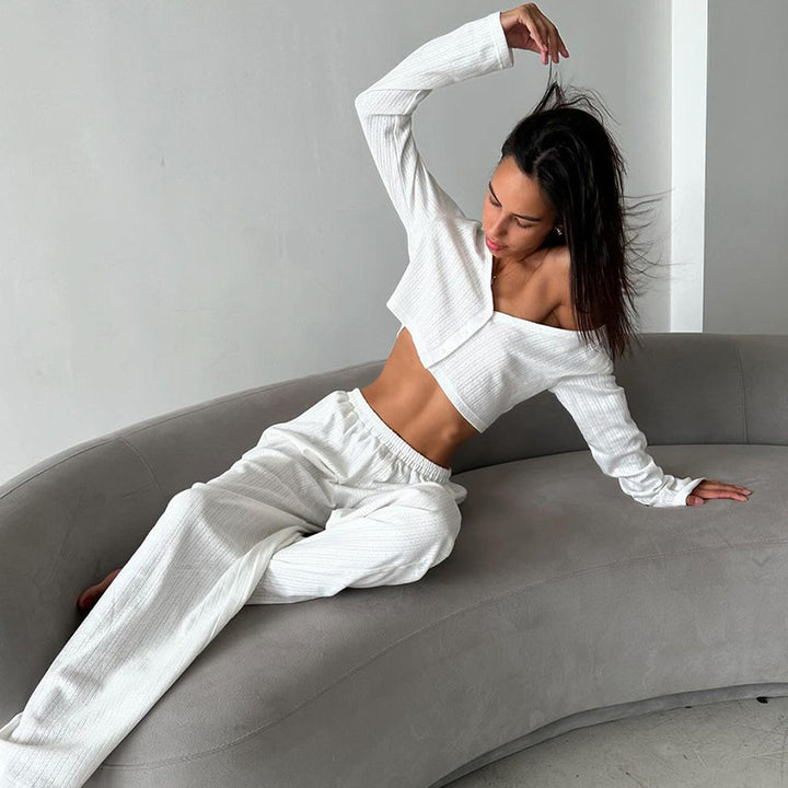 Dame afslappet lounge-sæt med moderigtigt crop-top og løse bukser Stilla