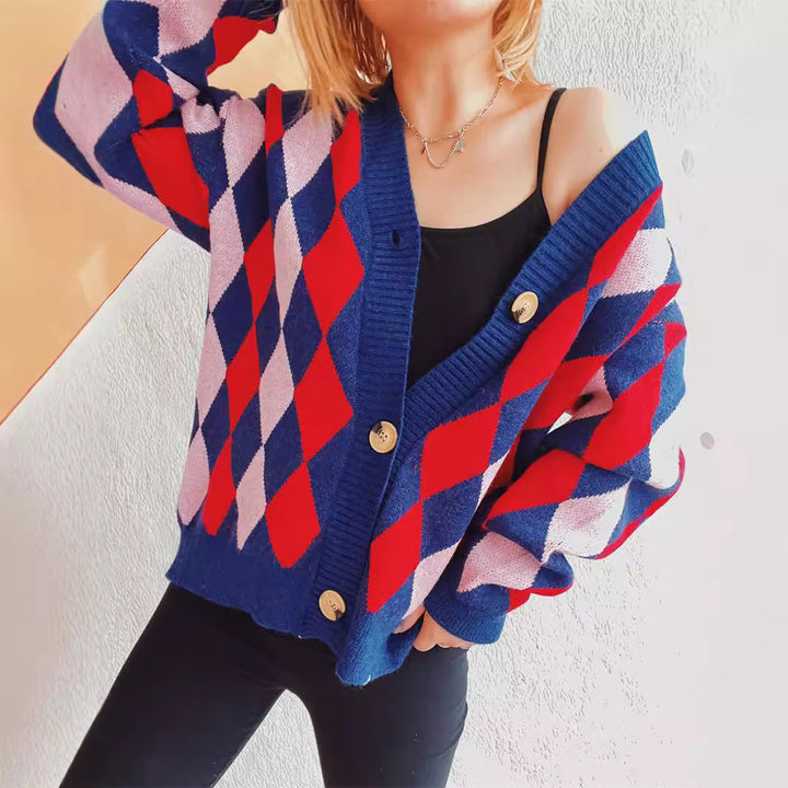 Dames mønstrede cardigan i moderne diamantdesign med store knapper Stilla