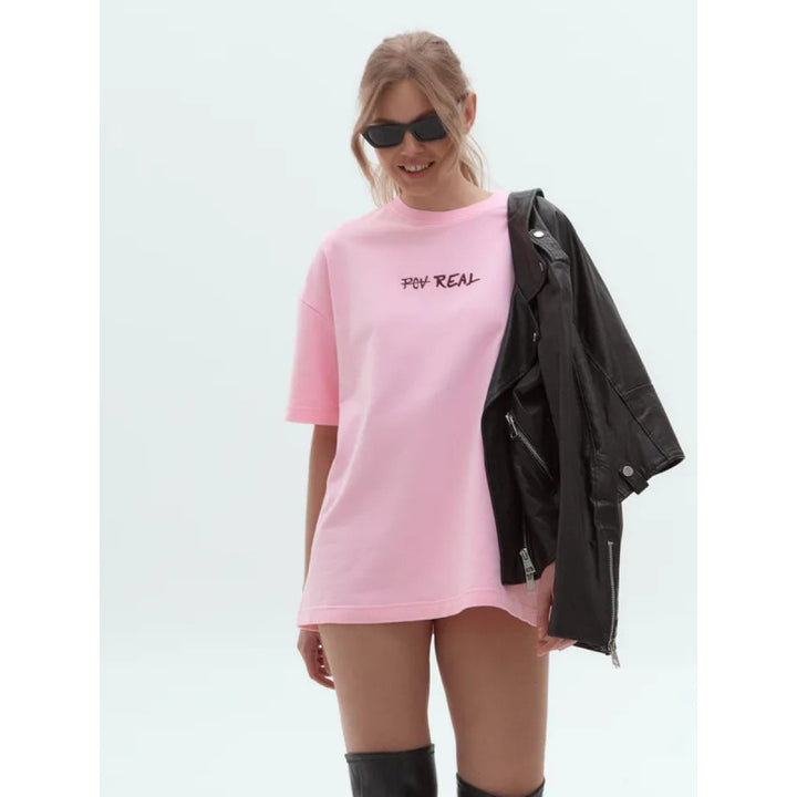Dame T-shirt med generøs oversized pasform og iøjnefaldende statementtryk Stilla