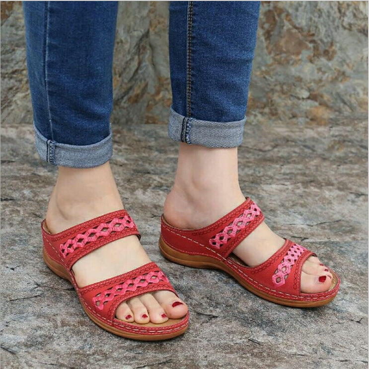 Dame Komfortable og elegante sandaler med justerbare remme Stilla