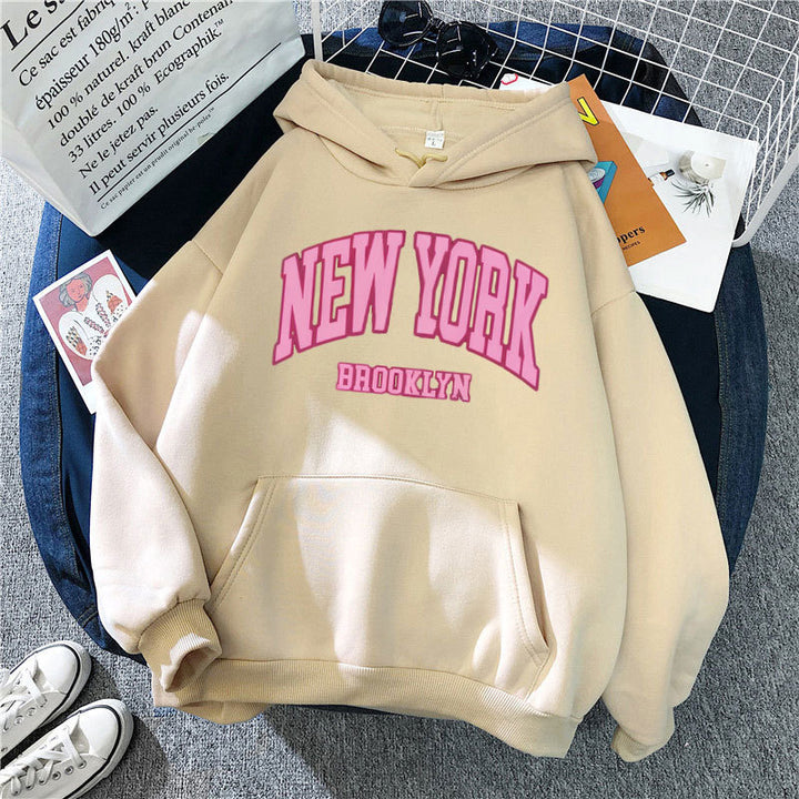 Dame hoodie med trendy New York Brooklyn print Skovae