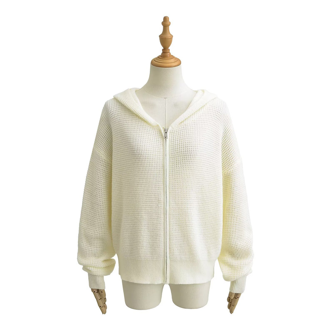 Dame hoodie jakke lavet af blødt strikmateriale med lynlås og moderne design Stilla