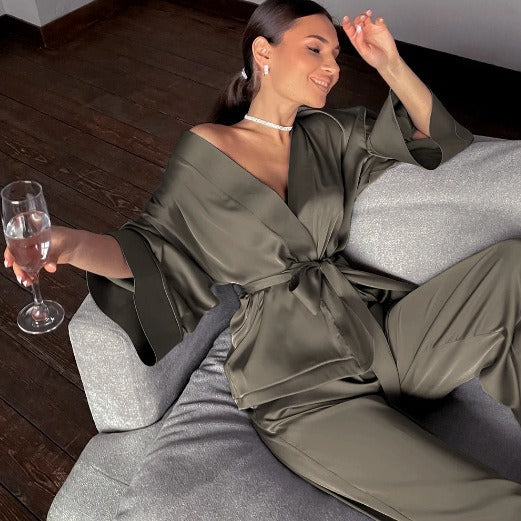 Dame Satin Pyjamas Sæt med elegant Kimono Overdel og brede Bukser Stilla