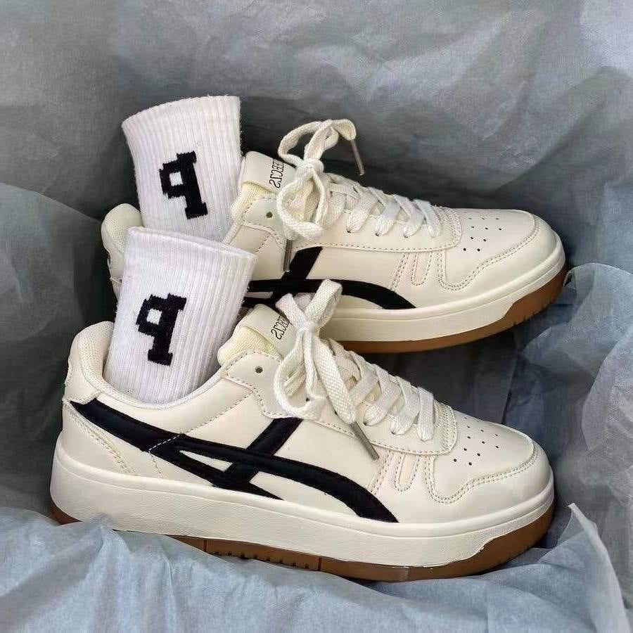 Dame Sporty Sneakers med moderne overmateriale og skridsikre gummisåler Stilla