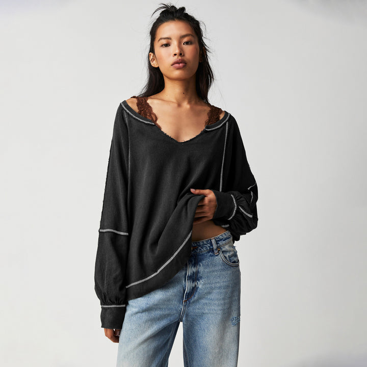 Damer afslappet oversized sweatshirt med dyb V-udskæring og moderne design Stilla