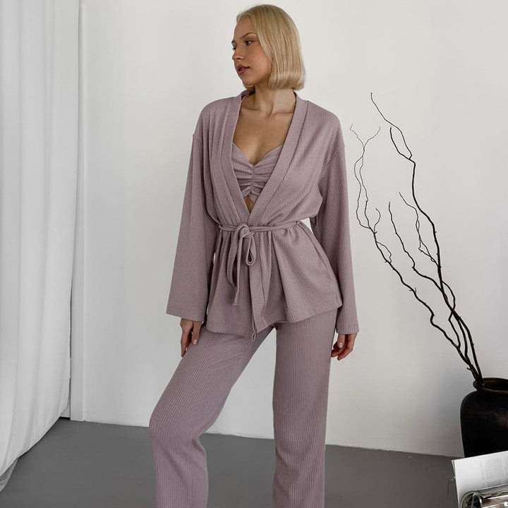 Dame Lounge-sæt med ærmeløs bluse og taljerbar kimono Stilla