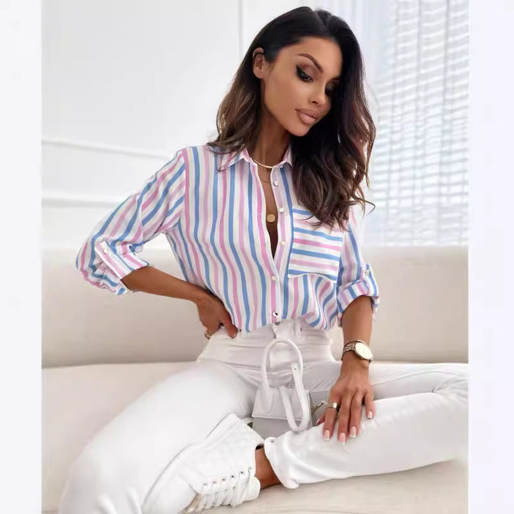 Dame stribet skjortebluse med moderne detaljer Stilla