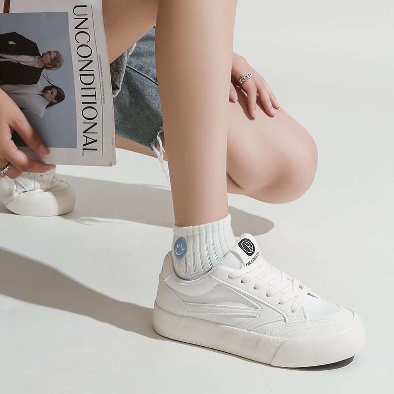 Dame sneakers med sportligt design og skridsikker sål Stilla