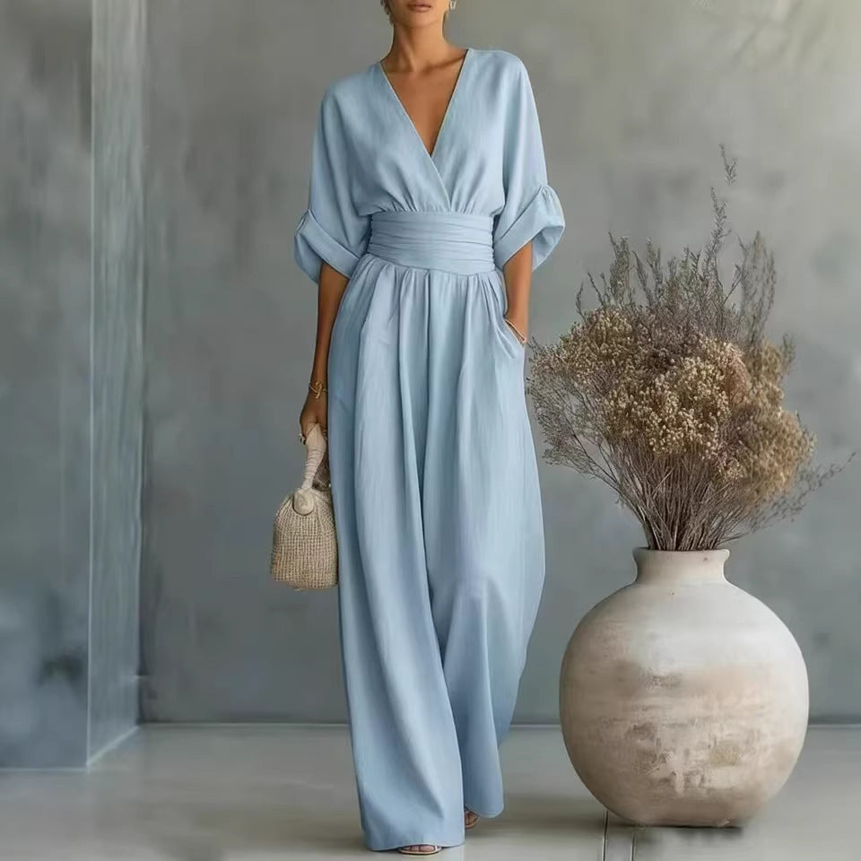 Dame jumpsuit med elegant V-udskæring og bredt ben Skovae