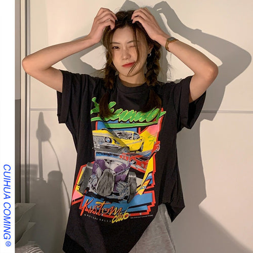 Dame Grafik T-shirt med kreativt automotivdesign og trendy snit Stilla