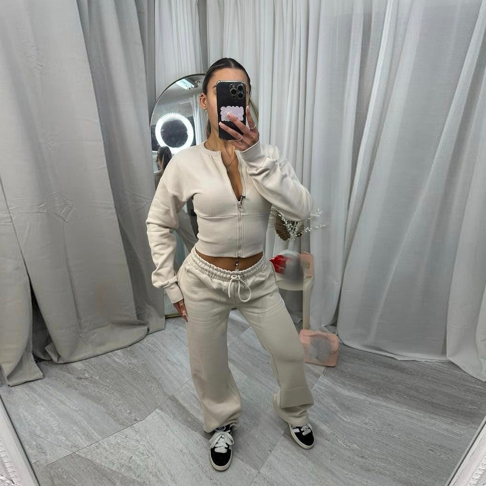 Damer sporty to-dels sæt med cropped zip pullover og komfortable joggers Skovae