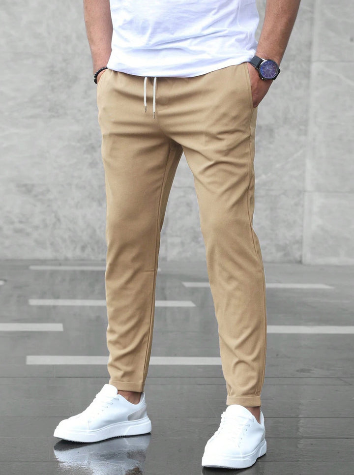 Herre Slim-Fit Fritidshose med elastisk talje og moderne sidelommer Stilla