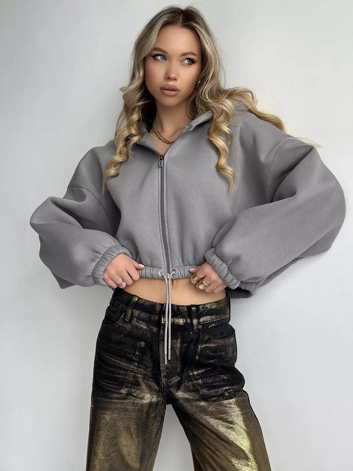 Kvindernes stilfulde hoodie med lynlås og snøre Skovae