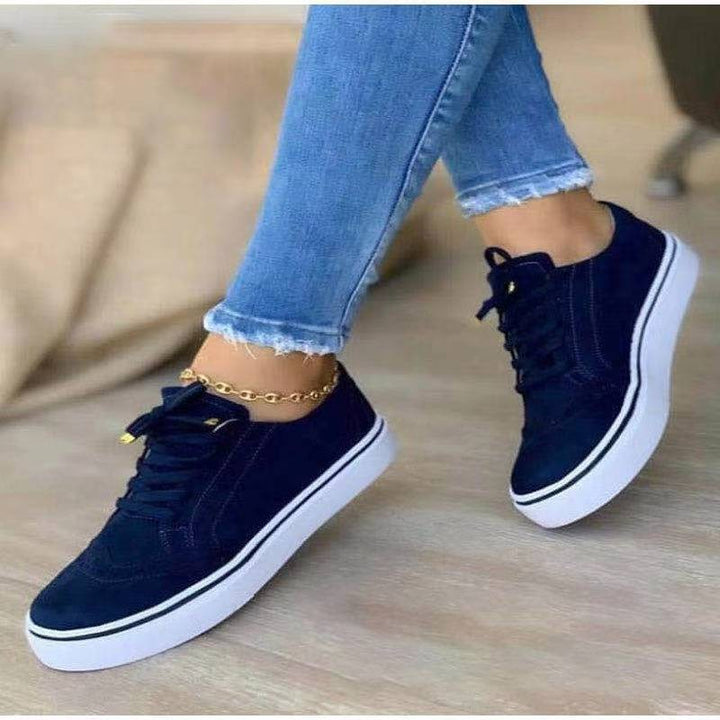 Dame sporty sneakers med dekorative broguing-detaljer og åndbar sål Stilla