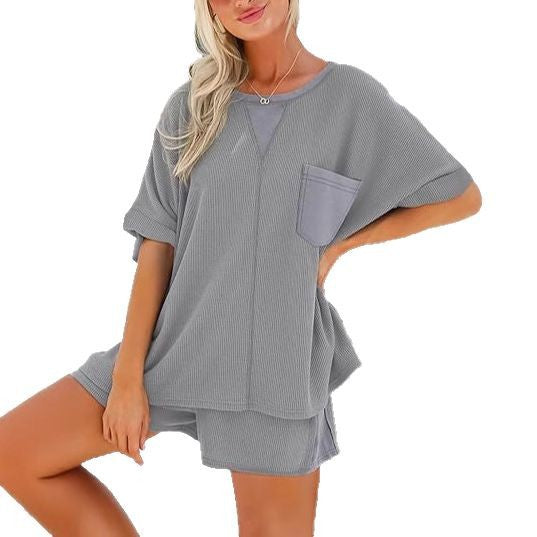 Dame afslappet todelt sæt lavet af struktureret bomuld med oversized T-shirt og shorts Stiila