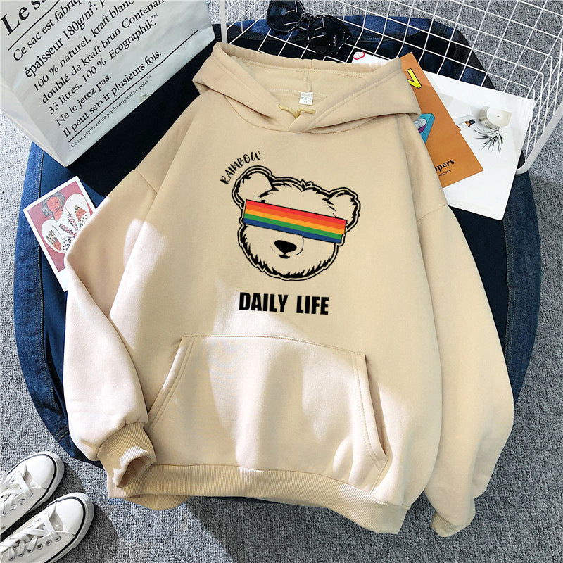 Dame hoodie med stilfuldt bjørnemotiv Skovae