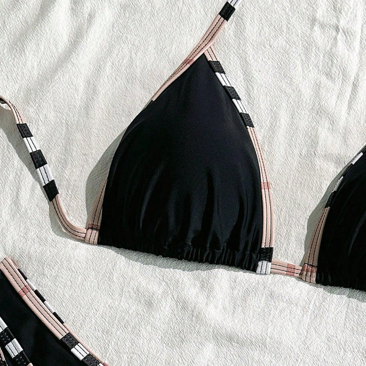 Dame Triangel-Bikini med justerbare stropper og elegante flæse detaljer Skovae