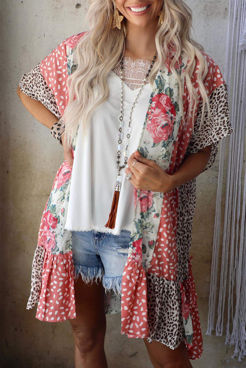 Dame alsidig og fashionabel kimono-overslag med detaljer i forskellige mønstre Stilla