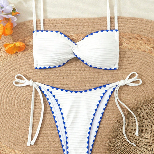 Dame Bandeau-bikini med raffineret ruffles design og justerbare stropper Stilla